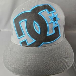 The DC Shoes 210 fitted by Flexfit cap in size 6 7/8 to 7 1/4